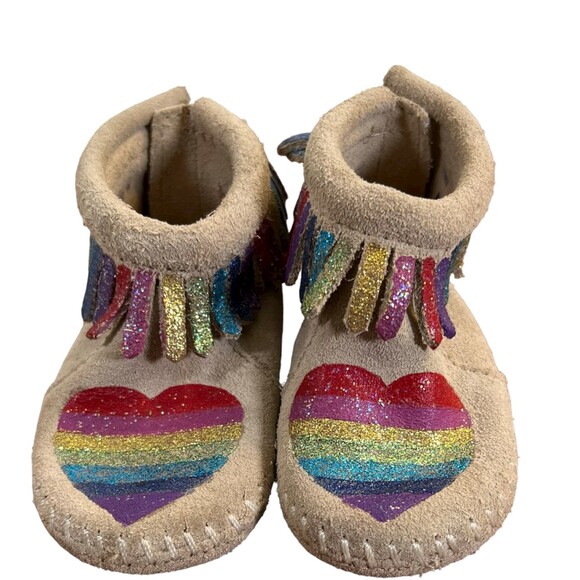 Minnetonka 1188s Love One Another Rainbow Moccasin Booties Baby Size 3 - Picture 1 of 7